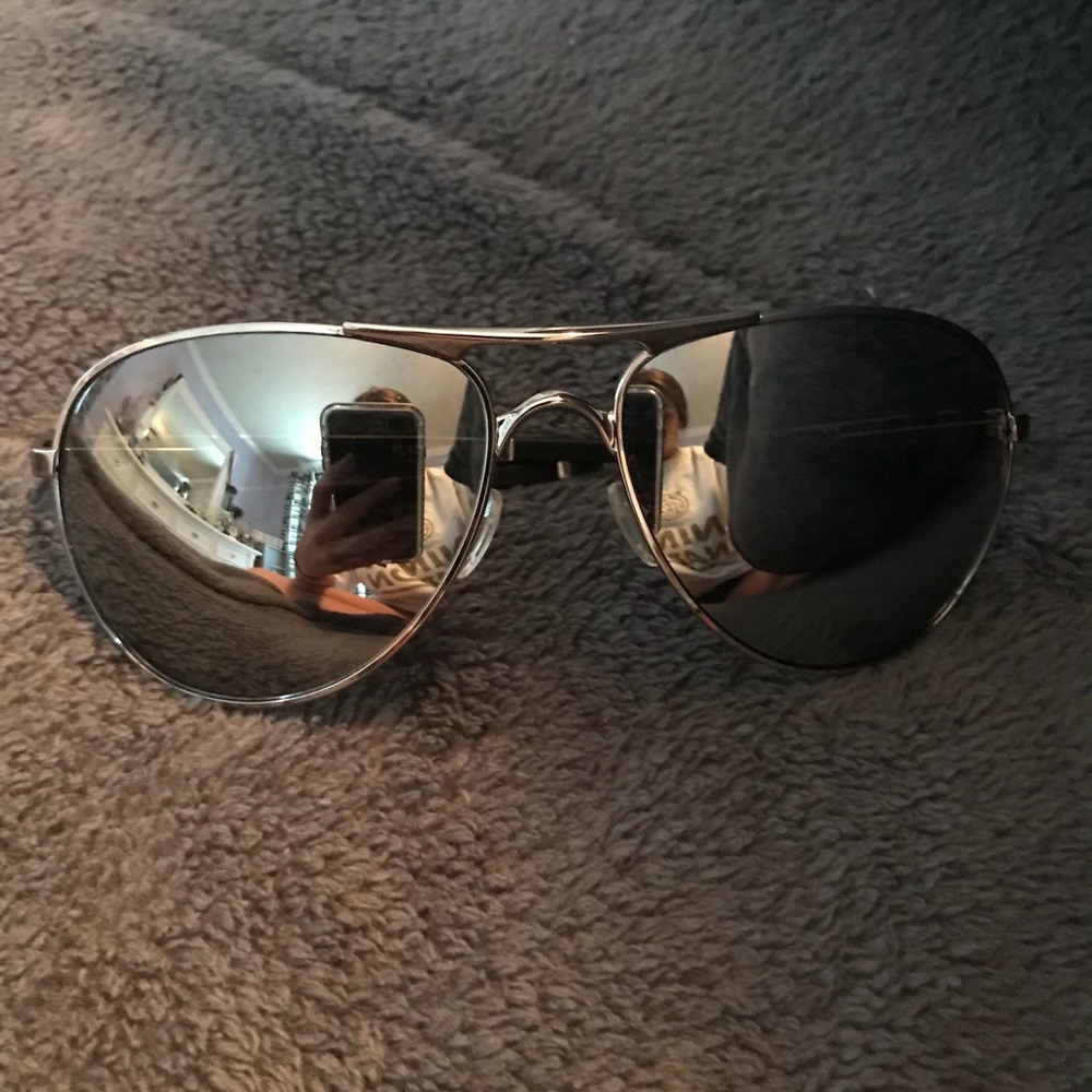 Oakley reflective aviators!